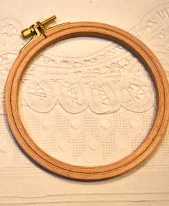 Tambour à broder N°2   12 cm