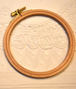 Tambour à broder N°2   12 cm