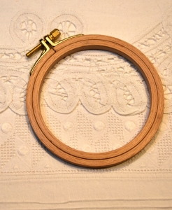 Tambour à broder N°1   10 cm