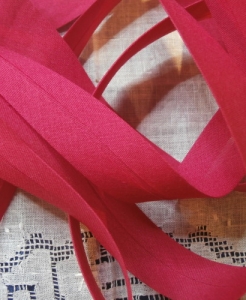 Biais uni framboise